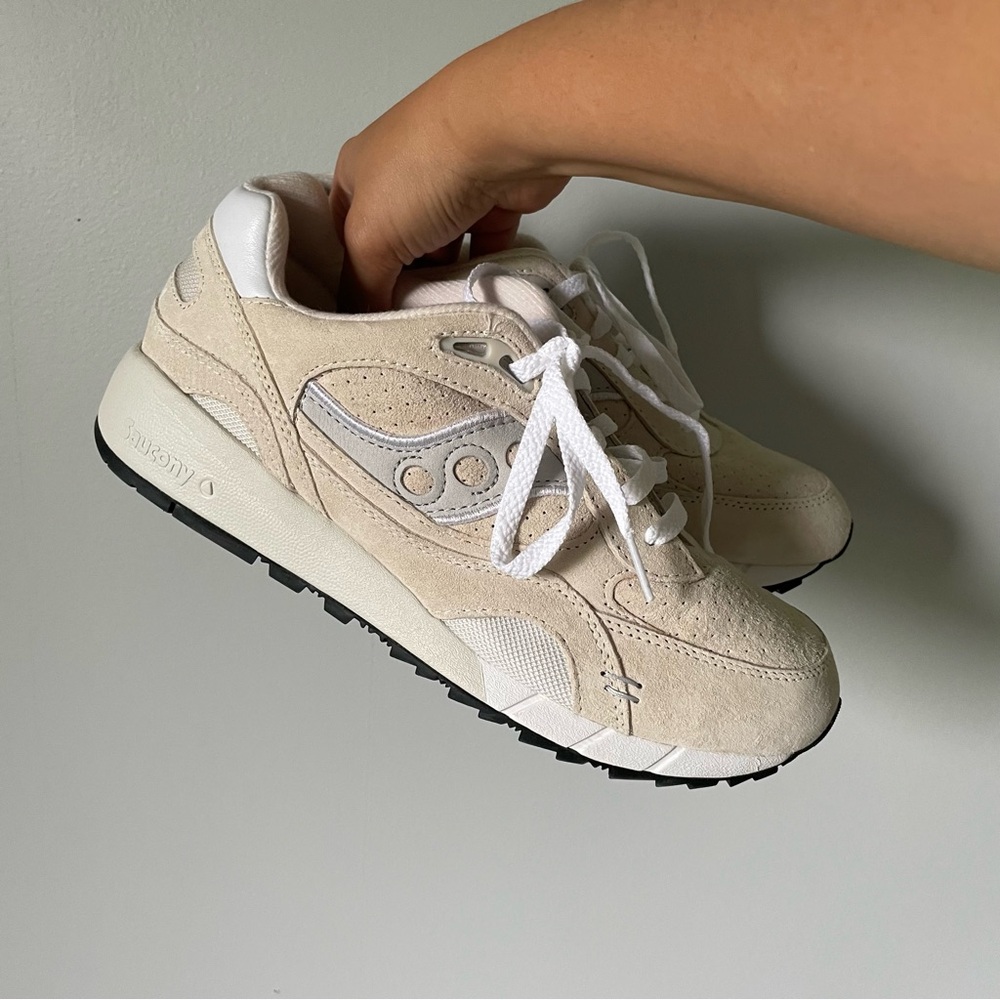SOLD! Saucony Shadow 6000 Premium Suede in Light Tan and White, Size Men's 9.5 - Picture 4 of 13